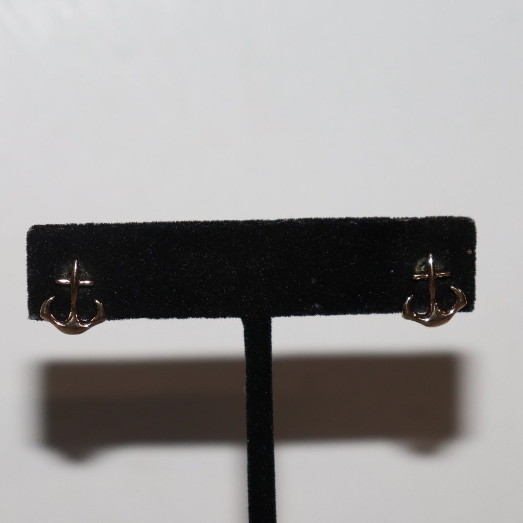 Beautiful Gold Anchor Post Earrings .5